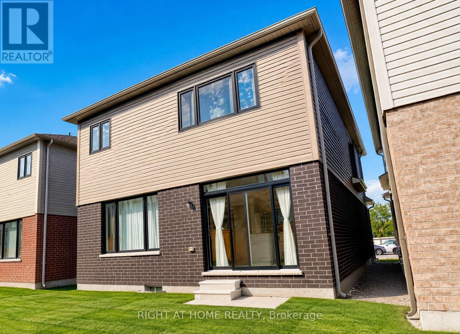 108 Nottingham Road, Barrie, Ontario  L9J 0L4 - Photo 3 - S13884168