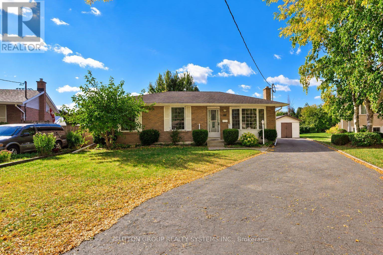 Main - 33 Crescentwood Drive, St. Catharines, Ontario  L2N 4K7 - Photo 2 - X13876984