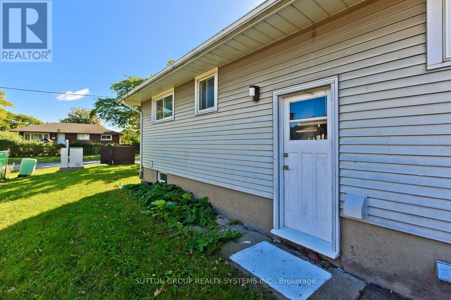 (Basement) 40 Jacobson Avenue, St. Catharines, Ontario  L2T 2Z7 - Photo 2 - X13879864