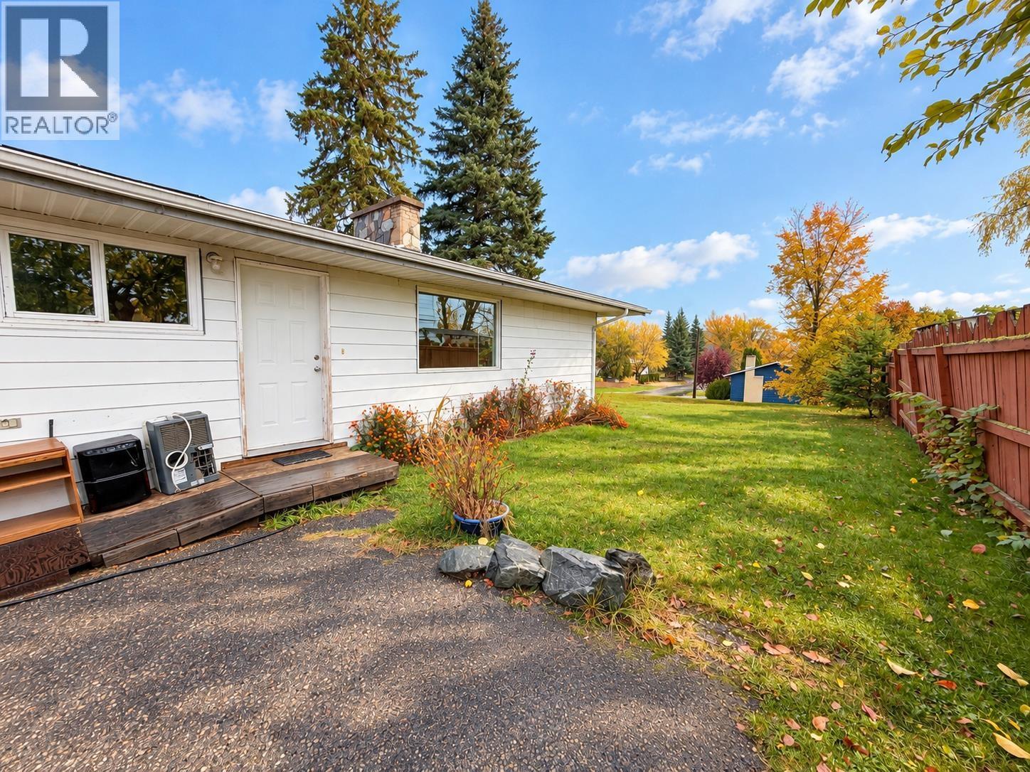 295 N Moffat Street, Prince George, British Columbia  V2M 3G6 - Photo 2 - R3151178