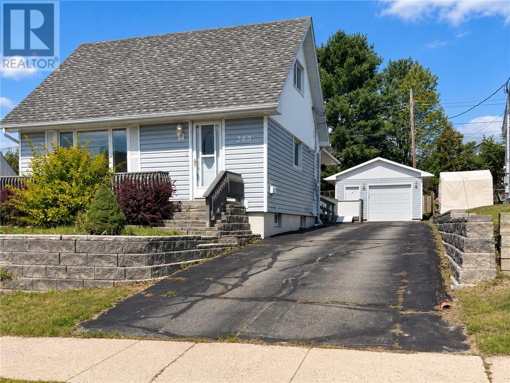 200 Hillside Drive South, Elliot Lake, Ontario  P3A 1N5 - Photo 1 - 2130688