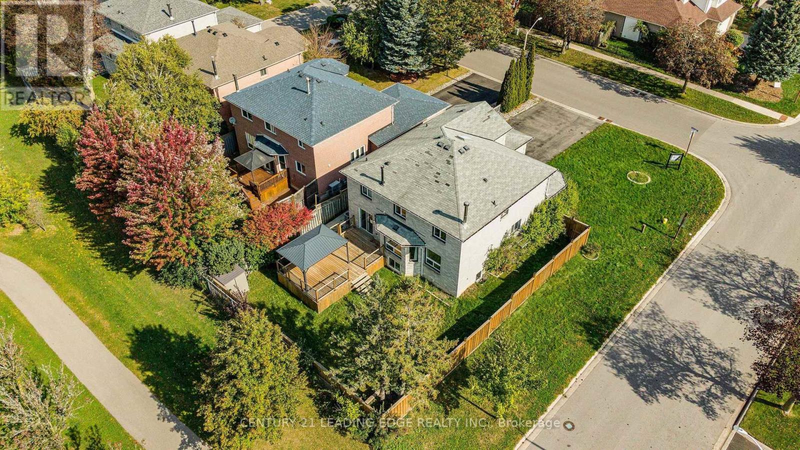 922 Snowbird Street, Oshawa, Ontario  L1J 8J8 - Photo 4 - E13815828