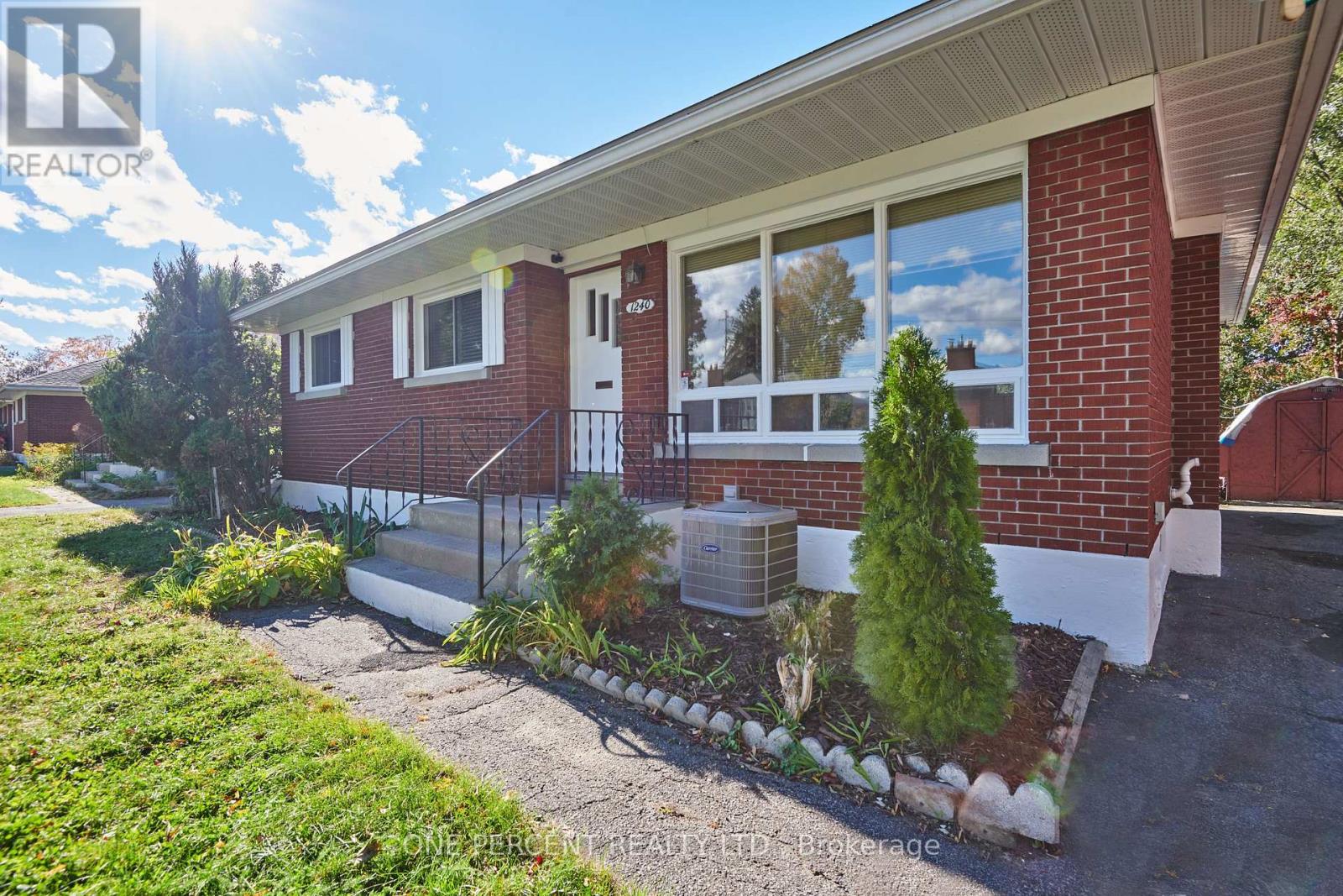 1240 Field Street, Ottawa, Ontario  K2C 2R2 - Photo 4 - X13884212