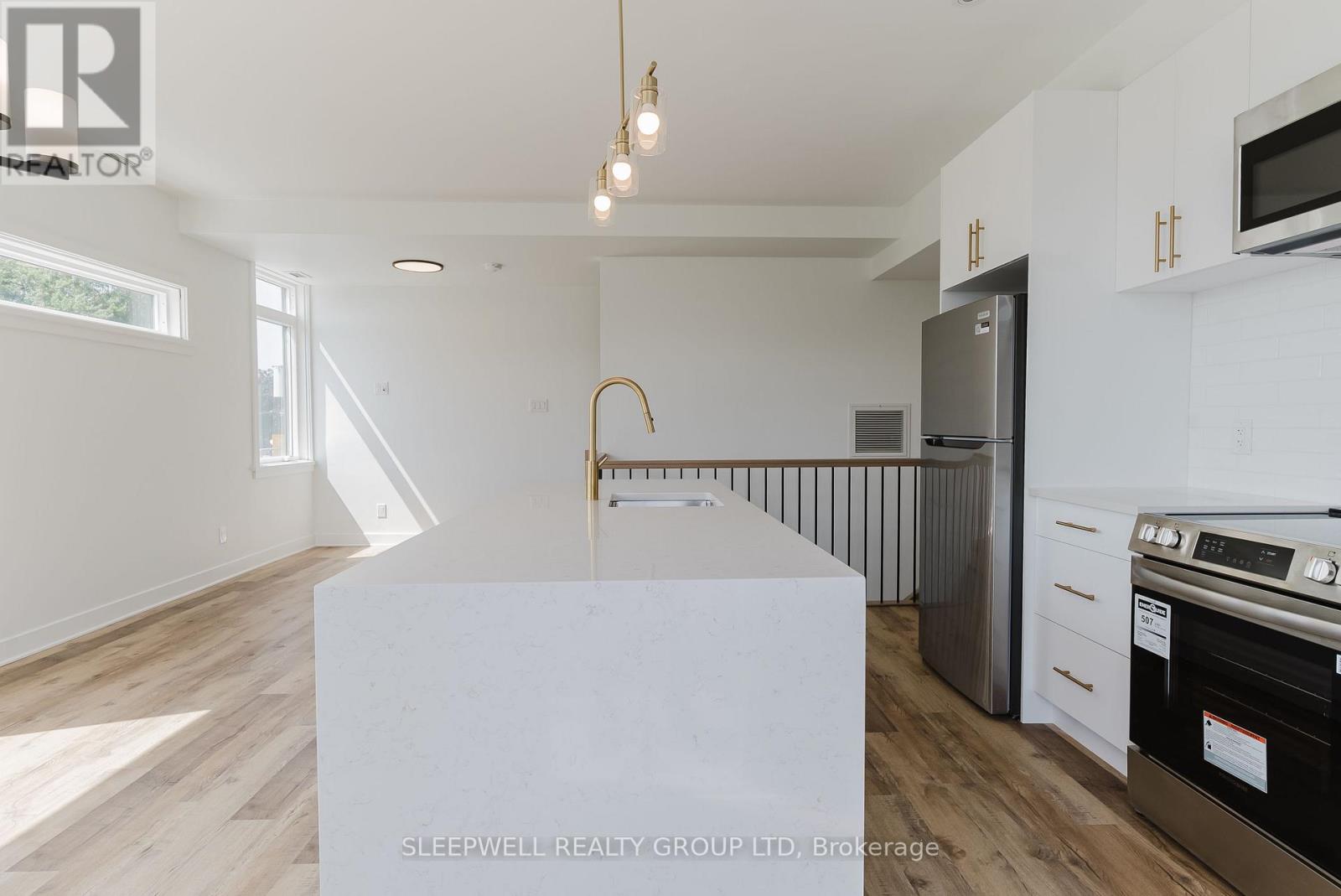 9 - 845 Champlain Street, Ottawa, Ontario  K1C 1K3 - Photo 4 - X13884226