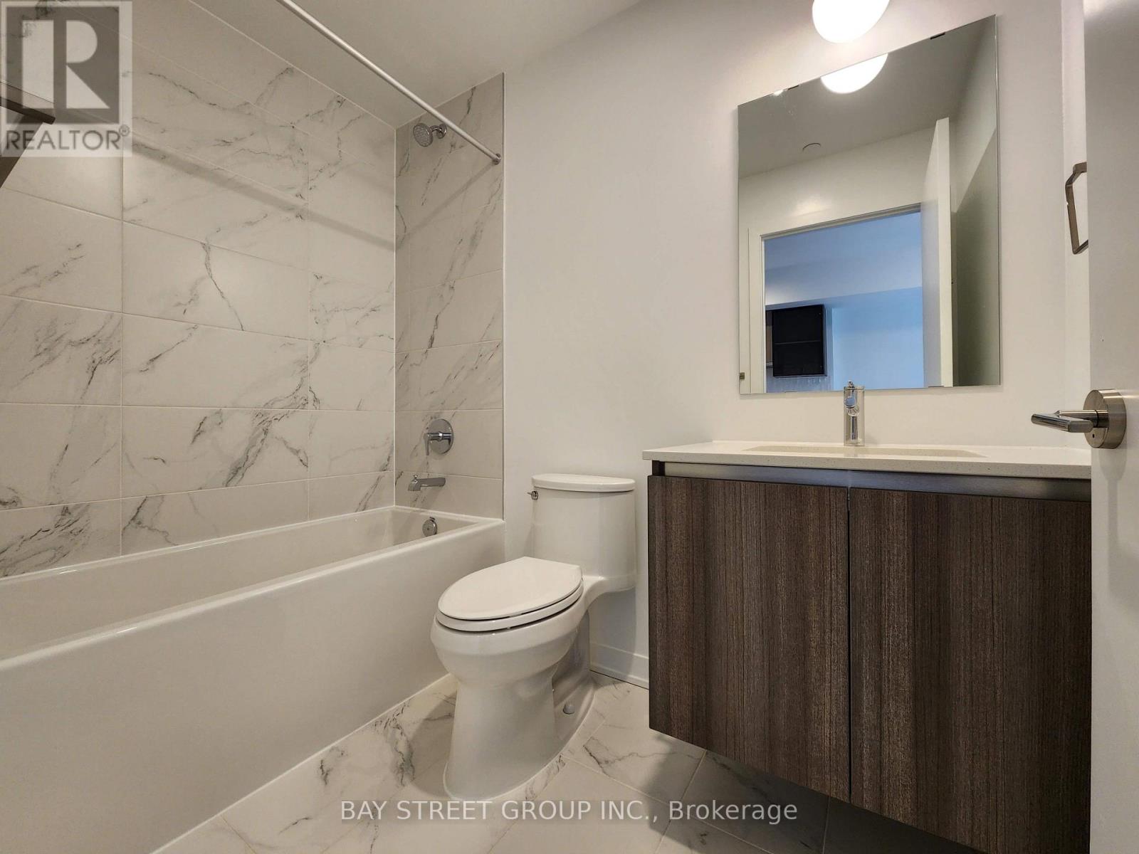 521 - 395 Dundas Street W, Oakville, Ontario  L6M 5R8 - Photo 11 - W13884236