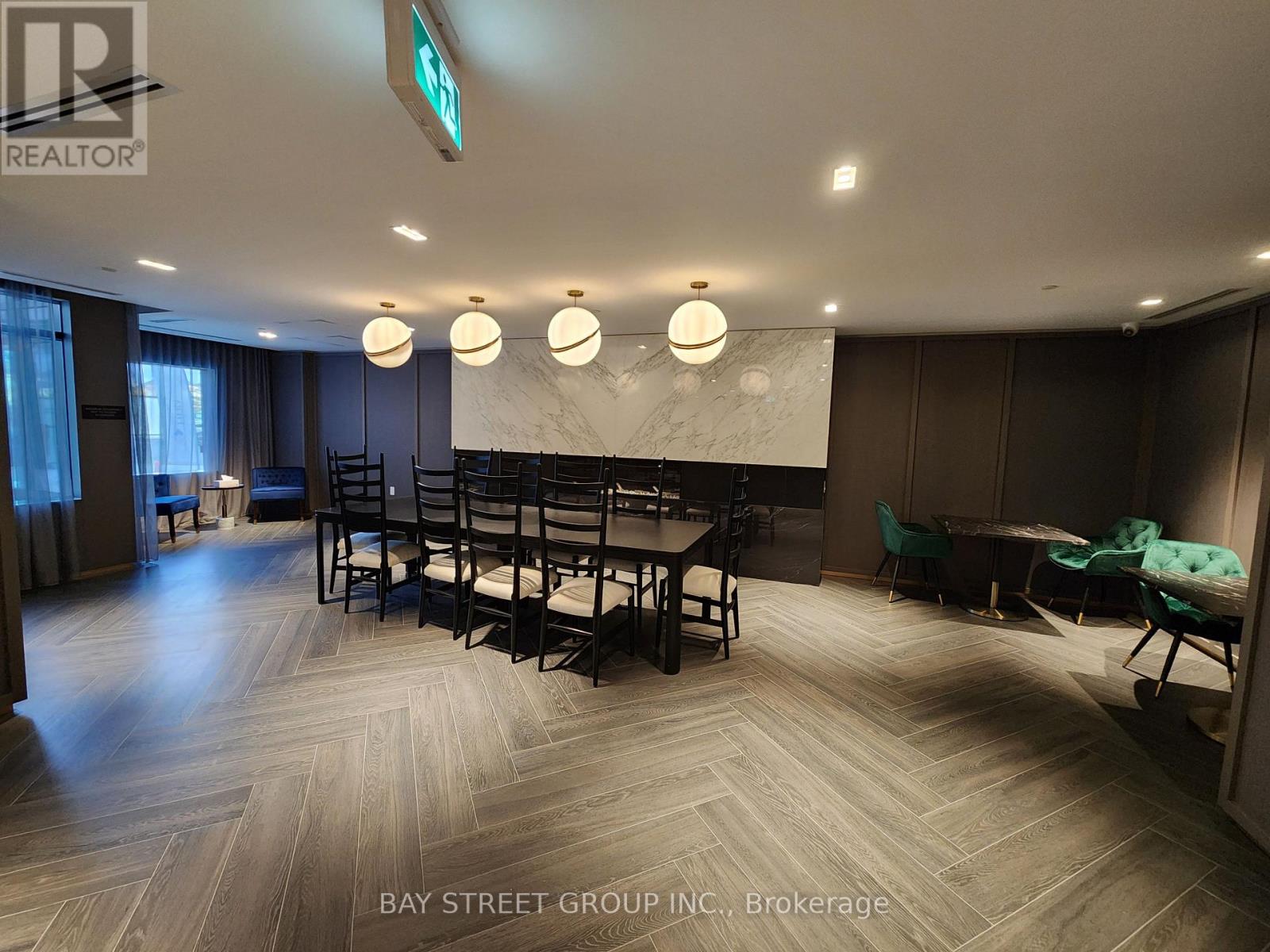 521 - 395 Dundas Street W, Oakville, Ontario  L6M 5R8 - Photo 17 - W13884236