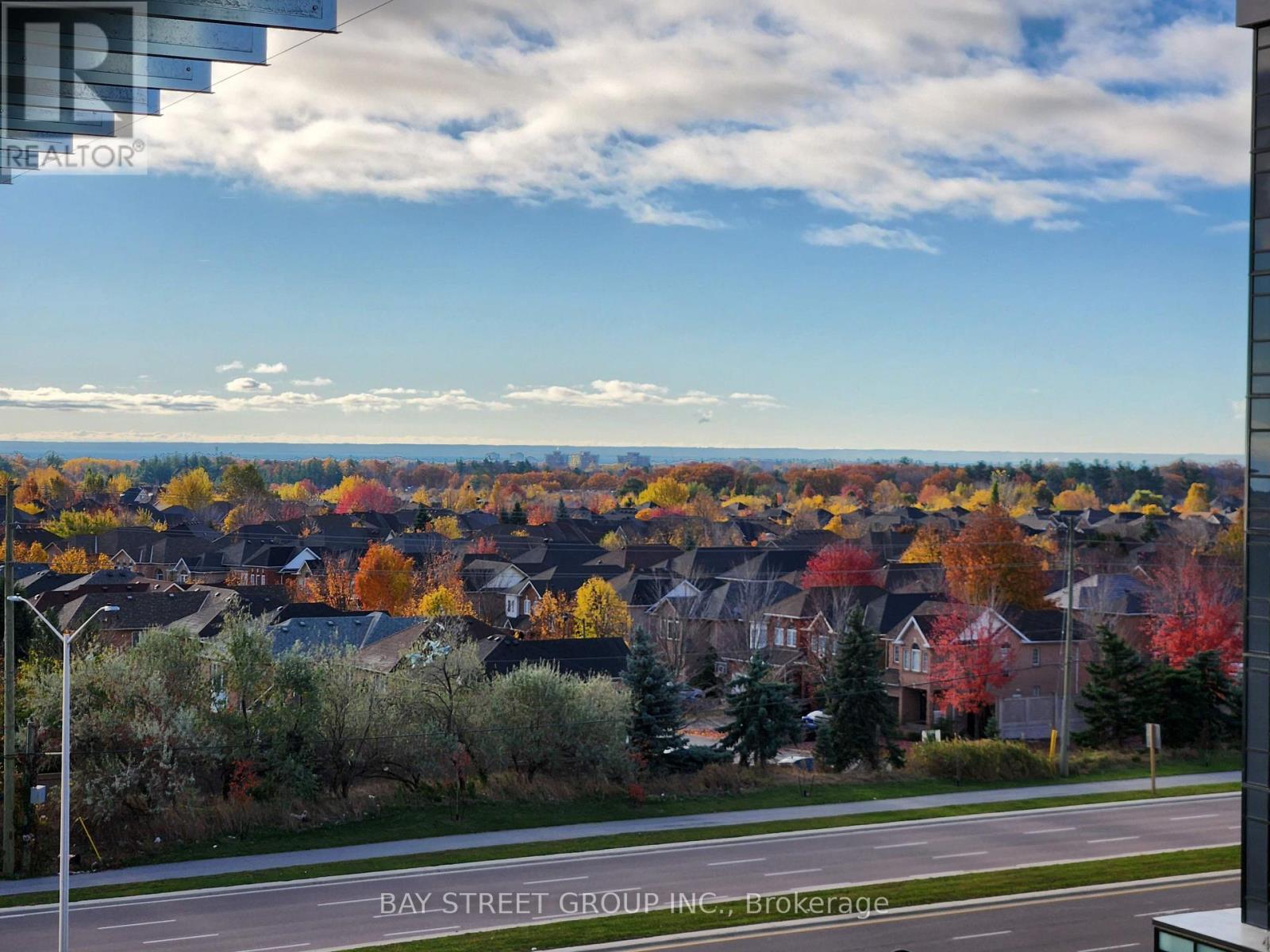 521 - 395 Dundas Street W, Oakville, Ontario  L6M 5R8 - Photo 18 - W13884236