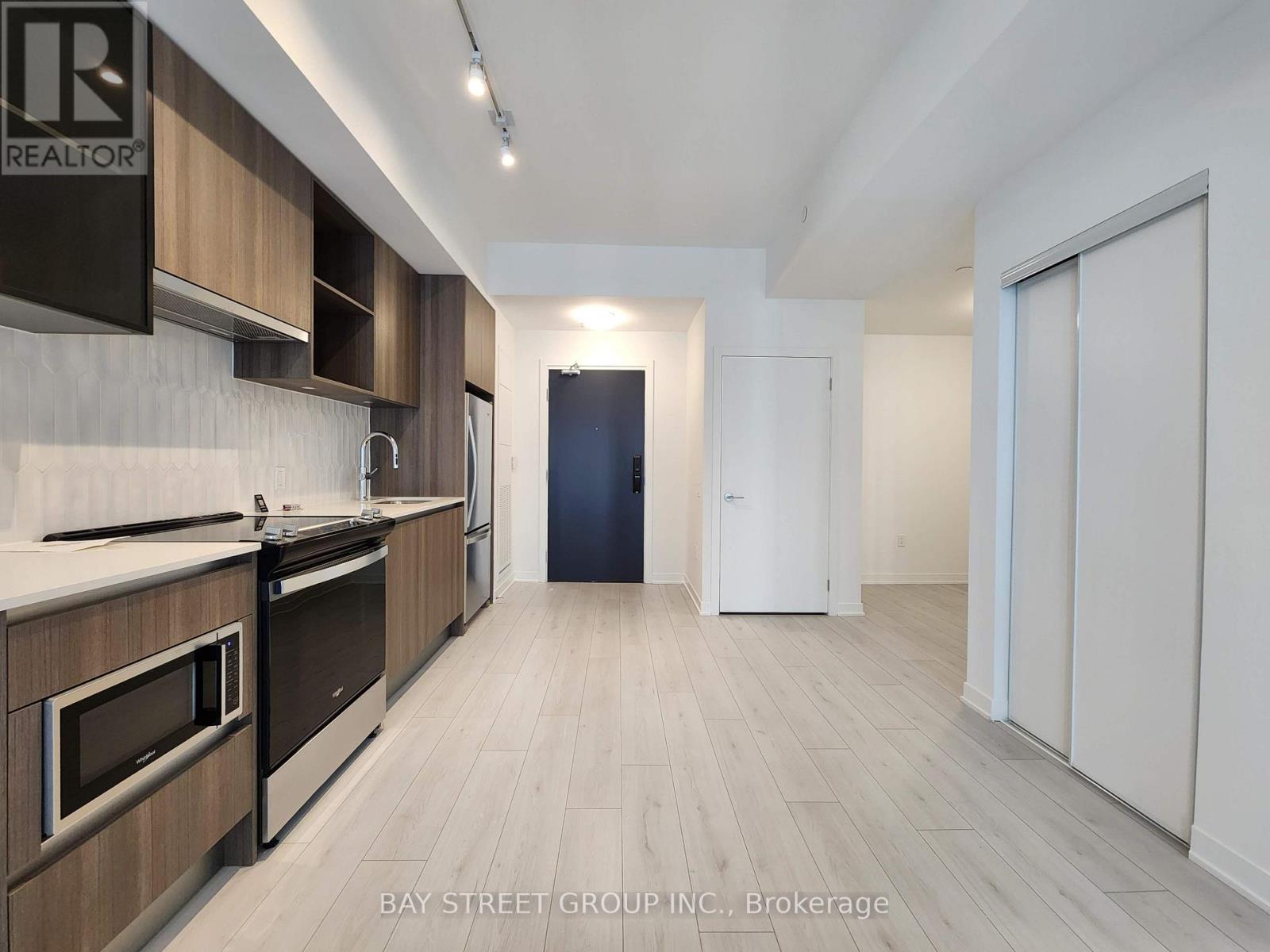 521 - 395 Dundas Street W, Oakville, Ontario  L6M 5R8 - Photo 6 - W13884236