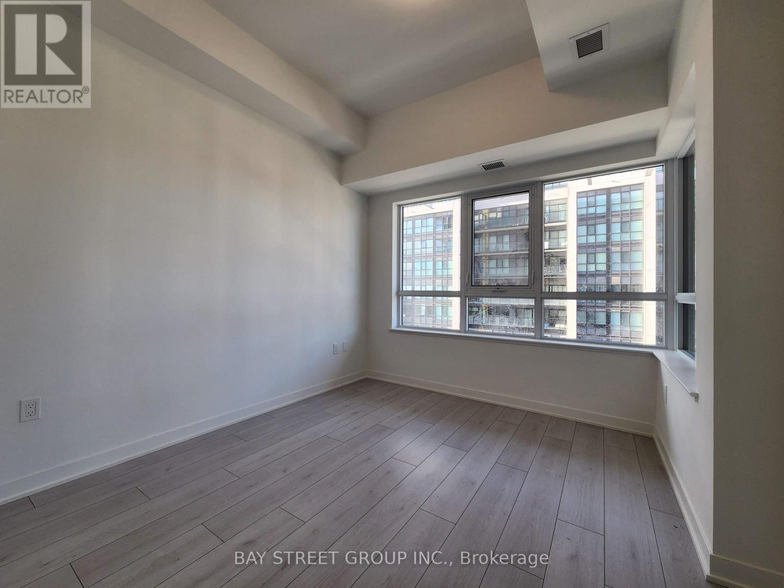 521 - 395 Dundas Street W, Oakville, Ontario  L6M 5R8 - Photo 8 - W13884236