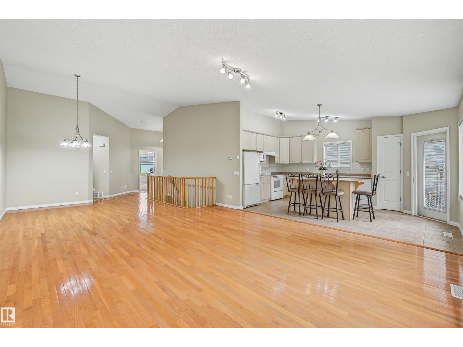 #6 2031 BRENNAN CR NW