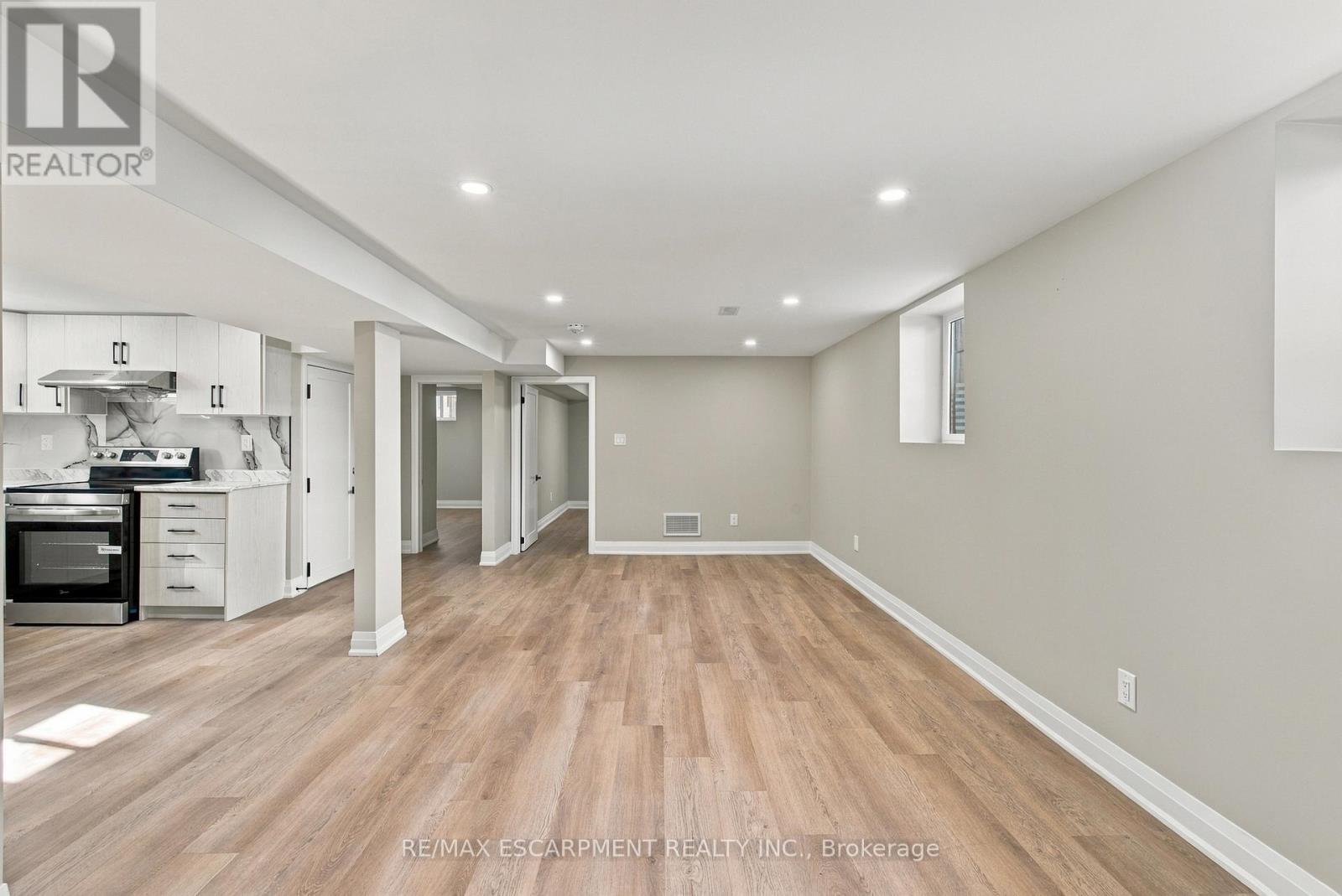 Lower - 46 Bobolink Road, Hamilton, Ontario  L9A 2P4 - Photo 10 - X13884248
