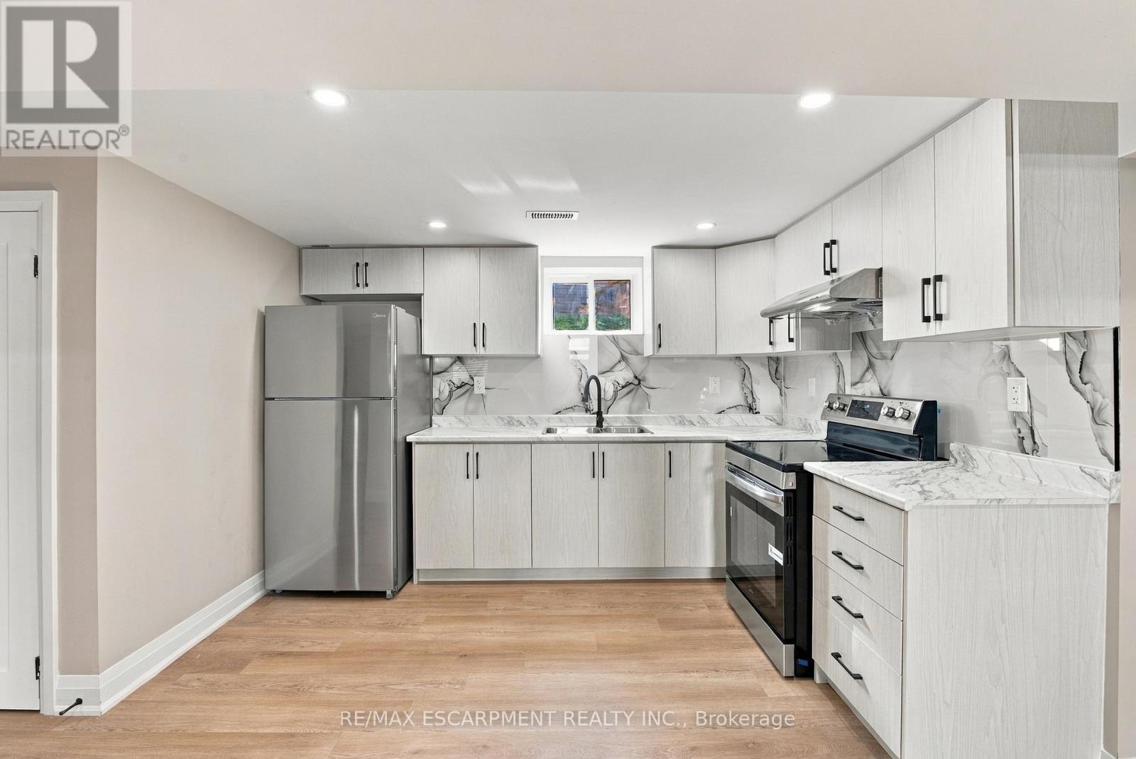 Lower - 46 Bobolink Road, Hamilton, Ontario  L9A 2P4 - Photo 13 - X13884248