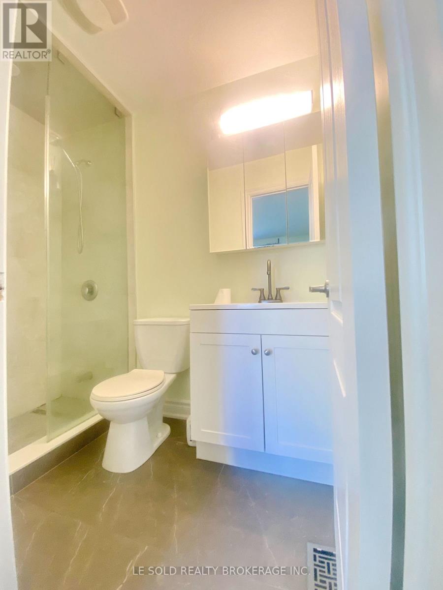 Upper - 2 Chipwood Crescent, Toronto, Ontario  M2J 3X7 - Photo 17 - C13880640