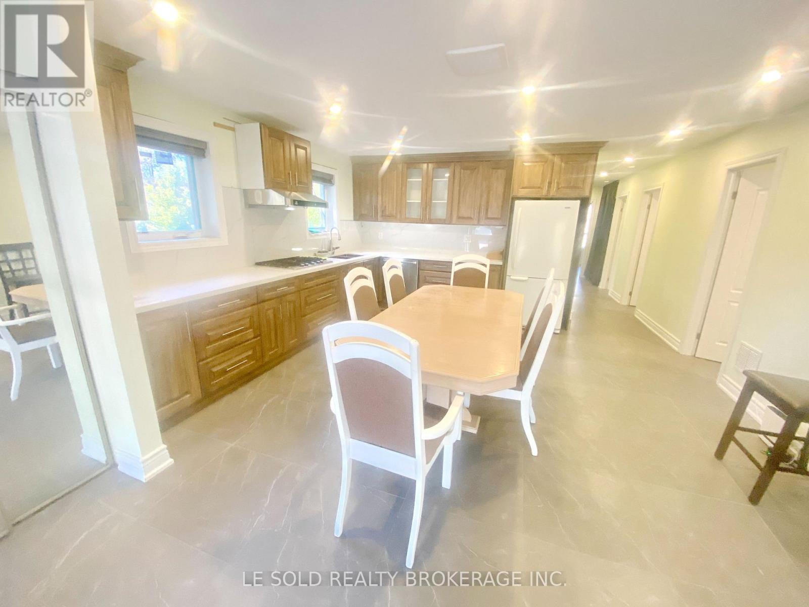 Upper - 2 Chipwood Crescent, Toronto, Ontario  M2J 3X7 - Photo 5 - C13880640