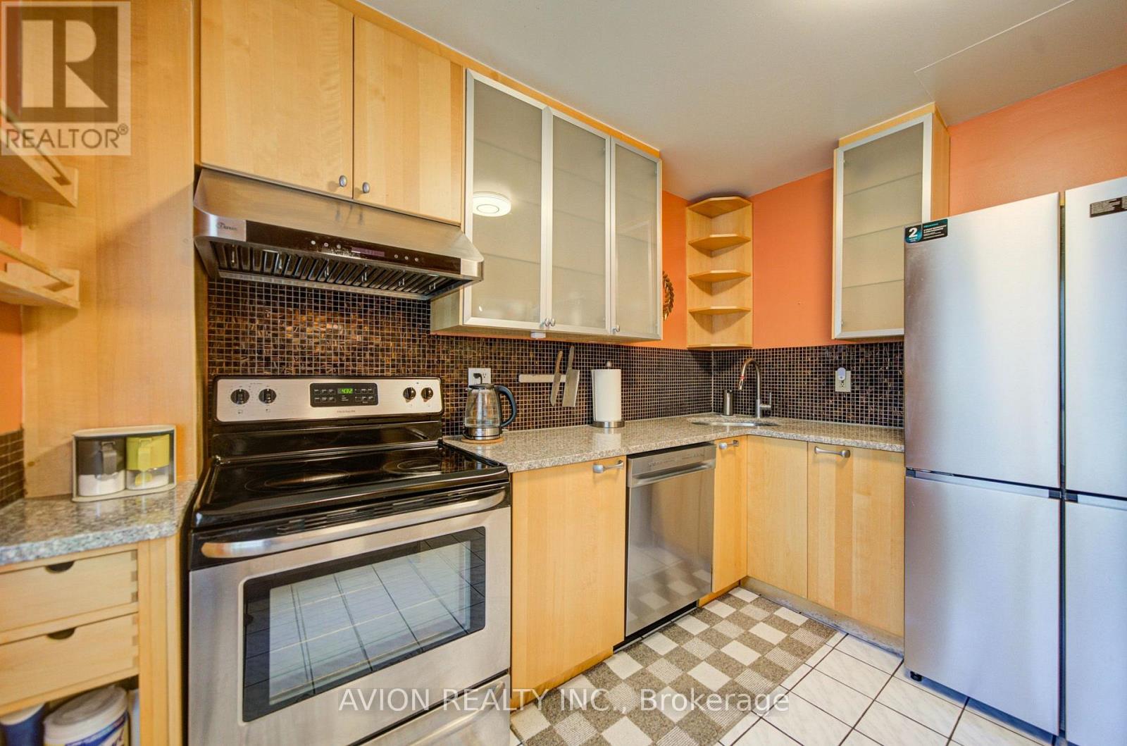 25 - 11 Plaisance Road, Richmond Hill, Ontario  L4C 5H1 - Photo 10 - N13884104