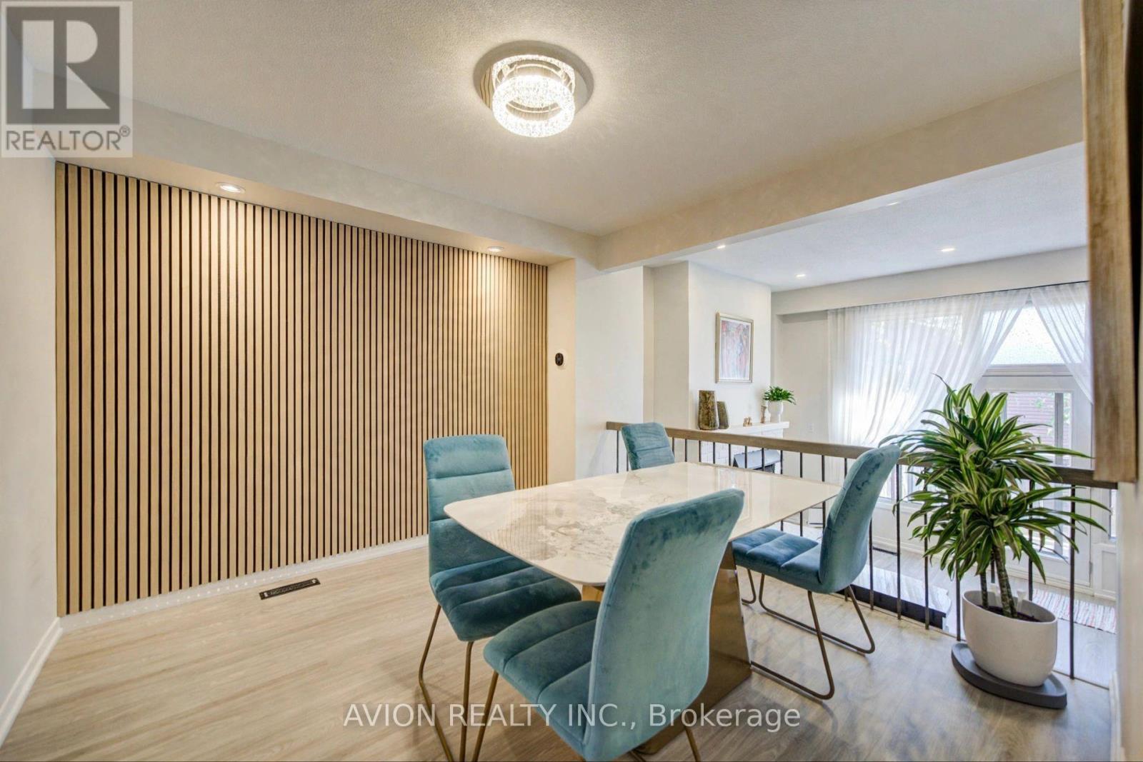 25 - 11 Plaisance Road, Richmond Hill, Ontario  L4C 5H1 - Photo 2 - N13884104