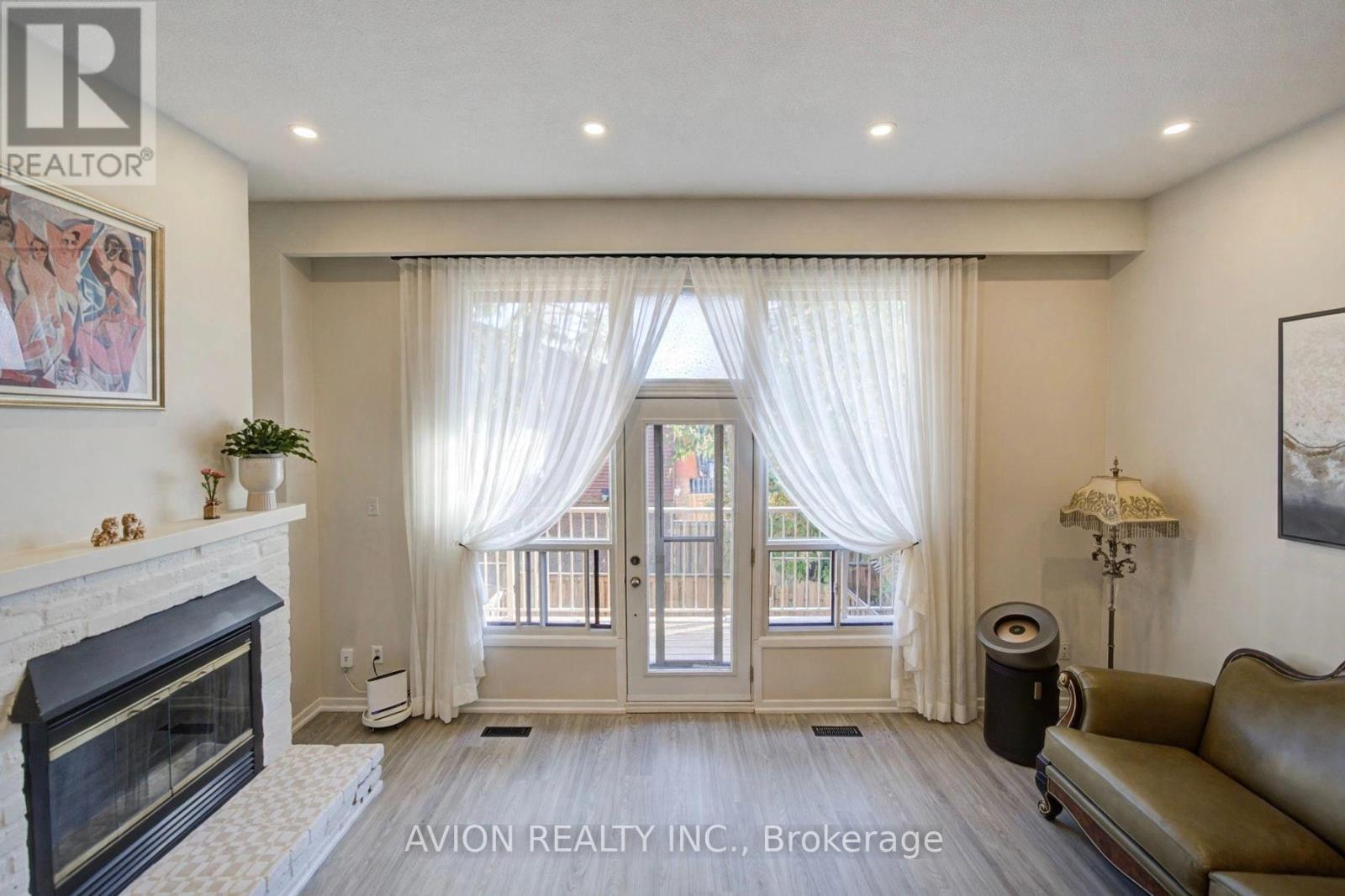 25 - 11 Plaisance Road, Richmond Hill, Ontario  L4C 5H1 - Photo 8 - N13884104