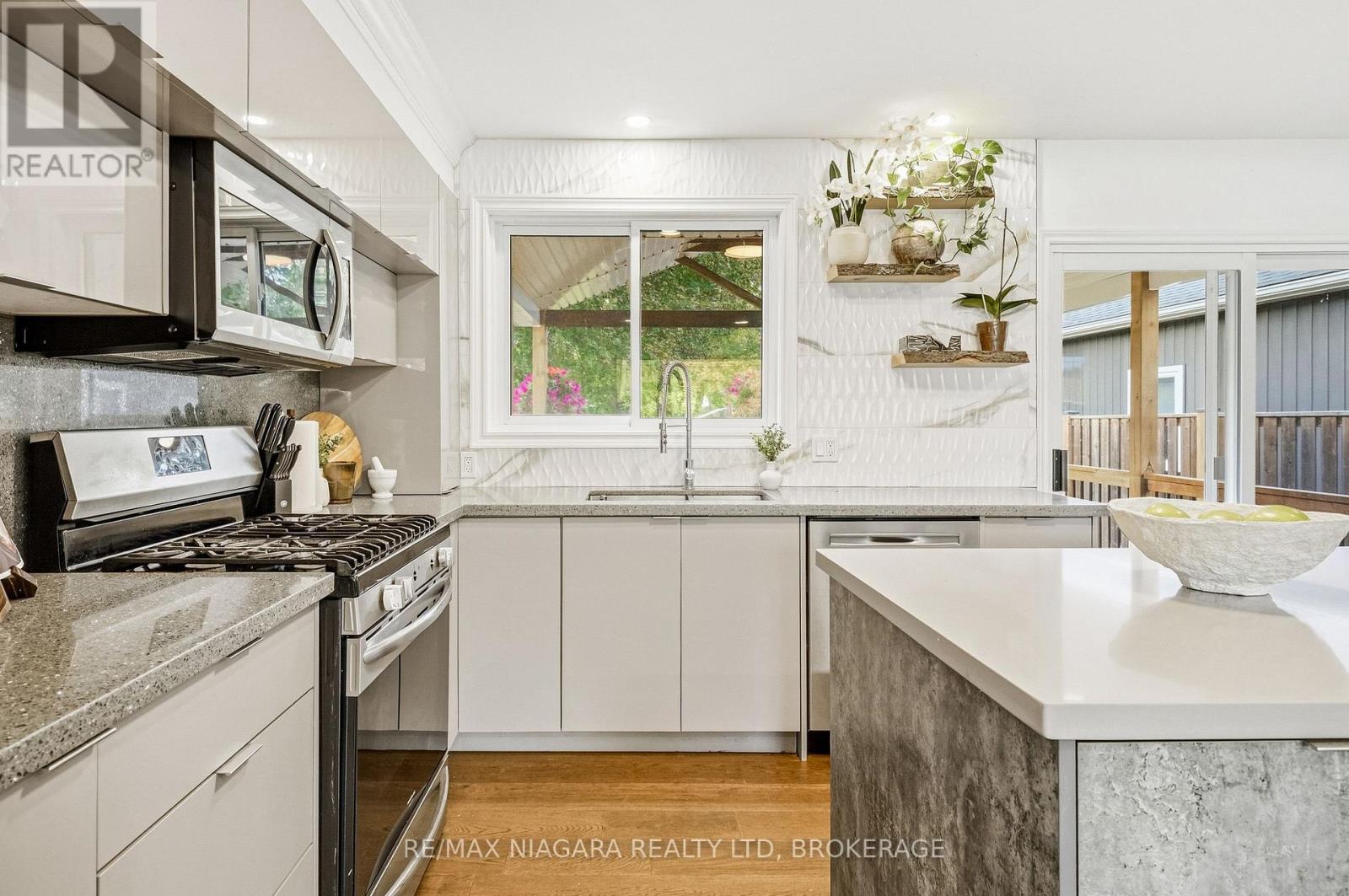 6470 Gore Street, Niagara Falls (Stamford), Ontario L2J 1Y1 - Photo 14 - X13884342