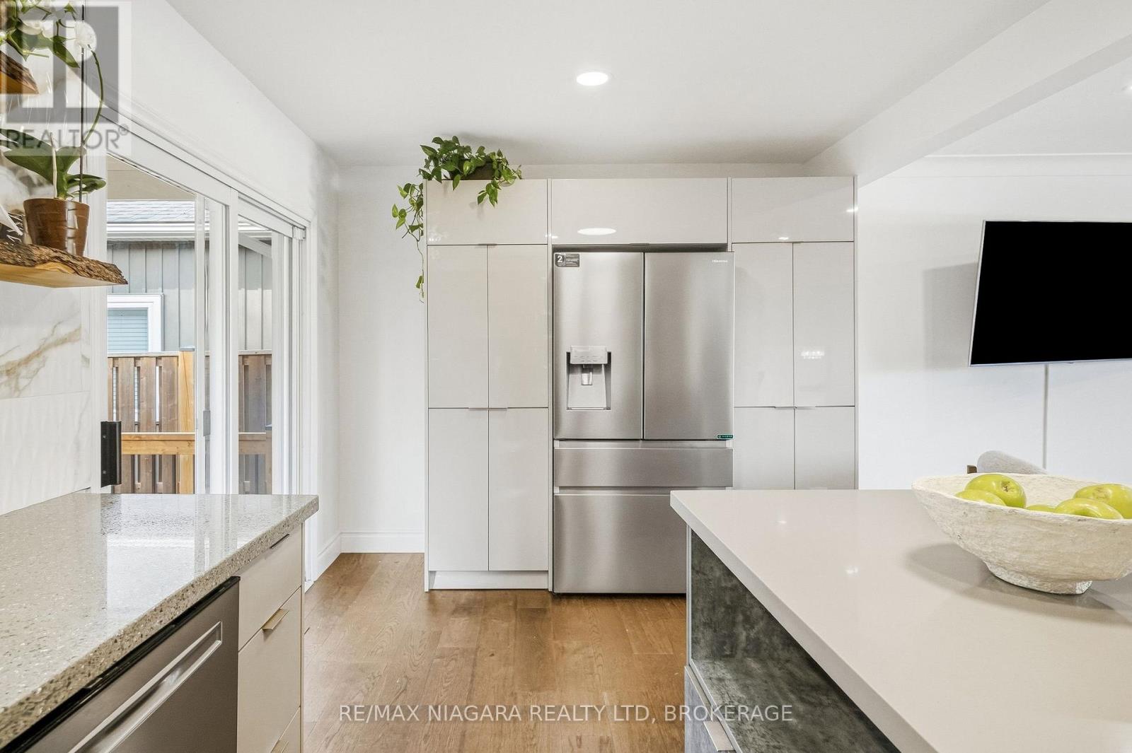 6470 Gore Street, Niagara Falls (Stamford), Ontario L2J 1Y1 - Photo 16 - X13884342