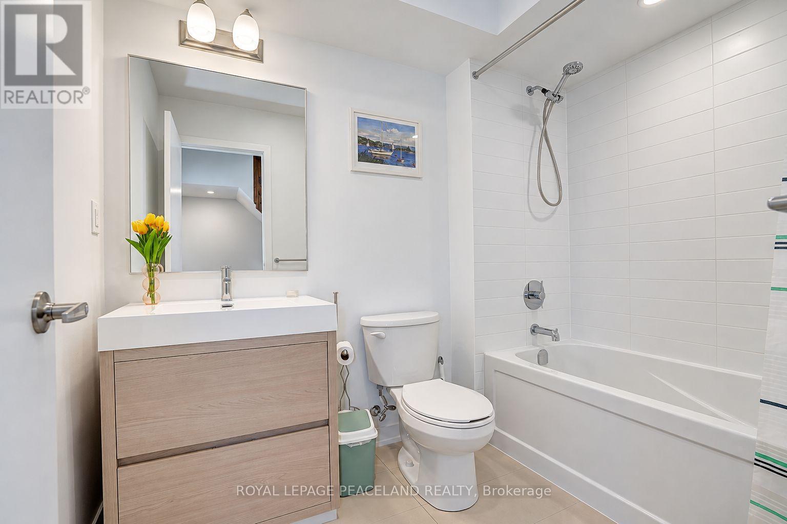127 Green Gardens Boulevard, Toronto, Ontario  M6A 0E2 - Photo 30 - C13884302
