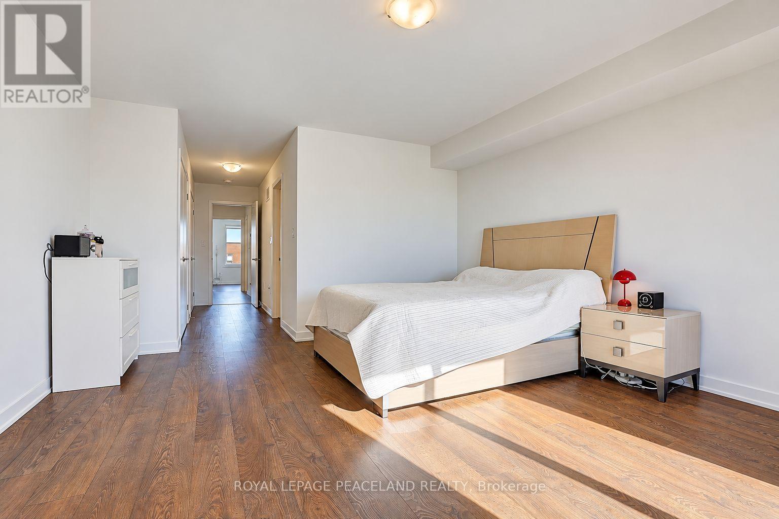 127 Green Gardens Boulevard, Toronto, Ontario  M6A 0E2 - Photo 36 - C13884302
