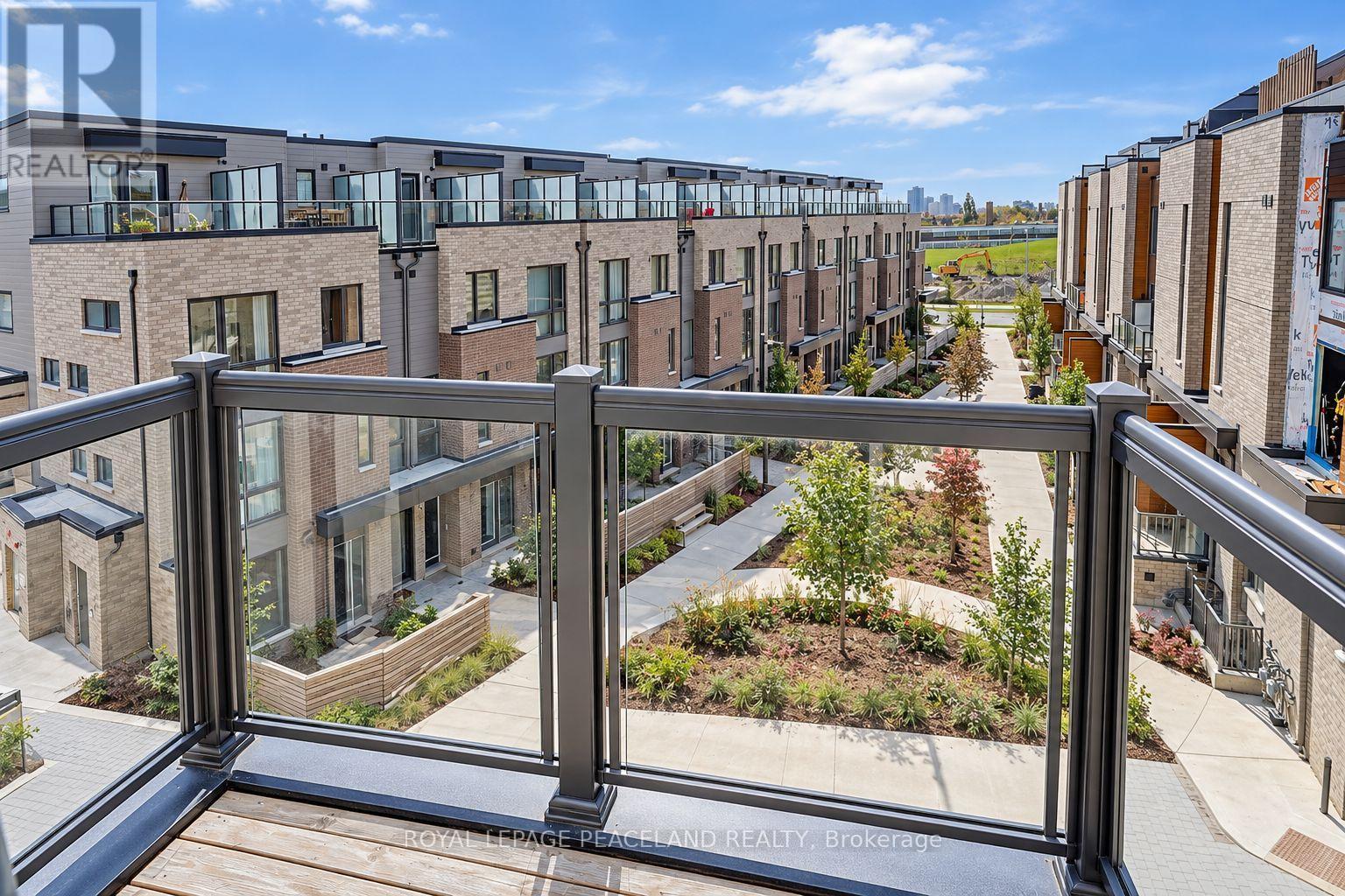 127 Green Gardens Boulevard, Toronto, Ontario  M6A 0E2 - Photo 38 - C13884302