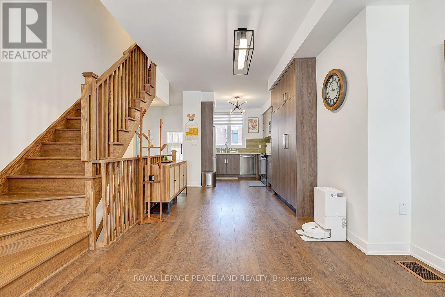 127 Green Gardens Boulevard, Toronto, Ontario  M6A 0E2 - Photo 6 - C13884302