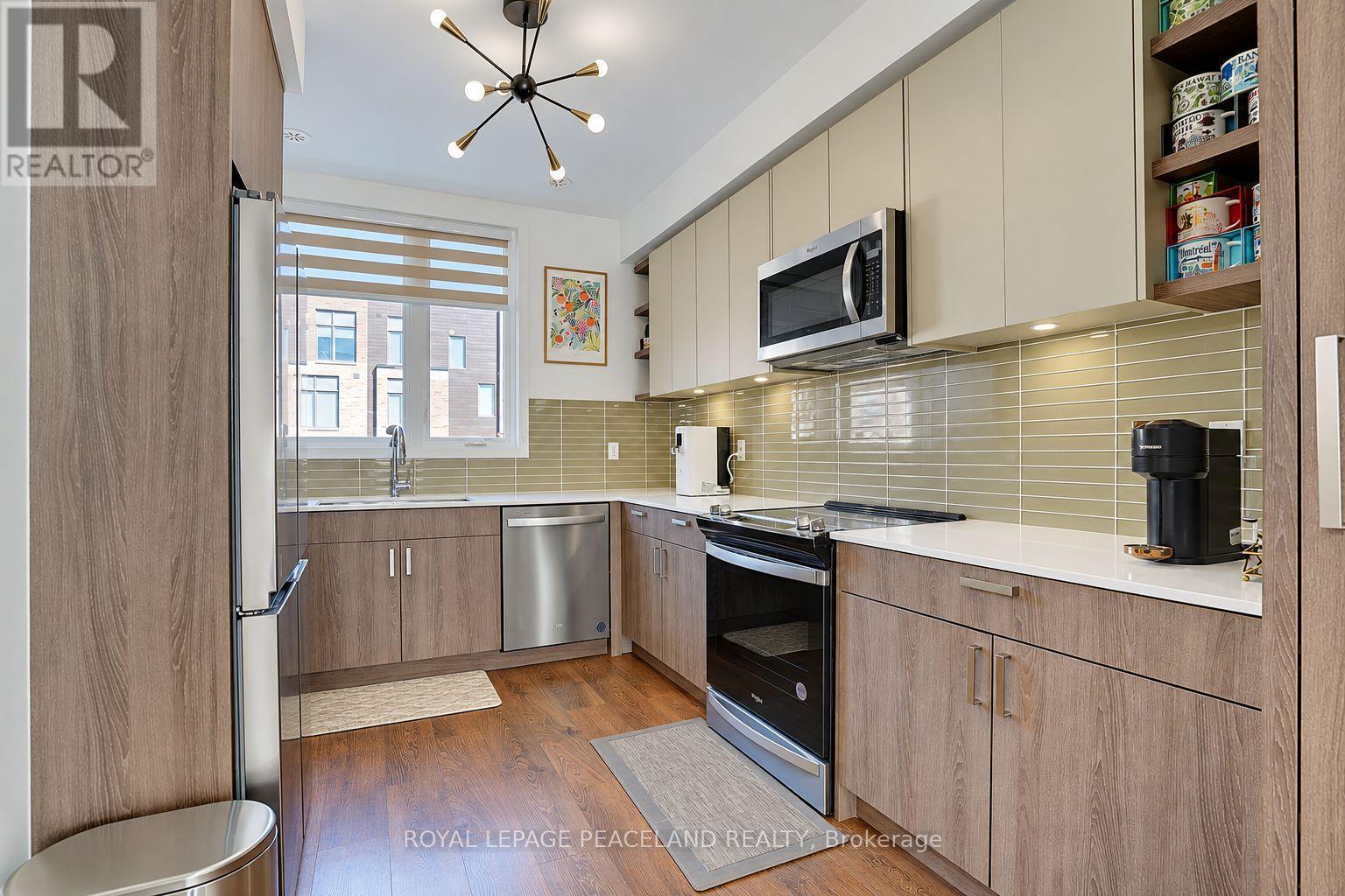 127 Green Gardens Boulevard, Toronto, Ontario  M6A 0E2 - Photo 8 - C13884302