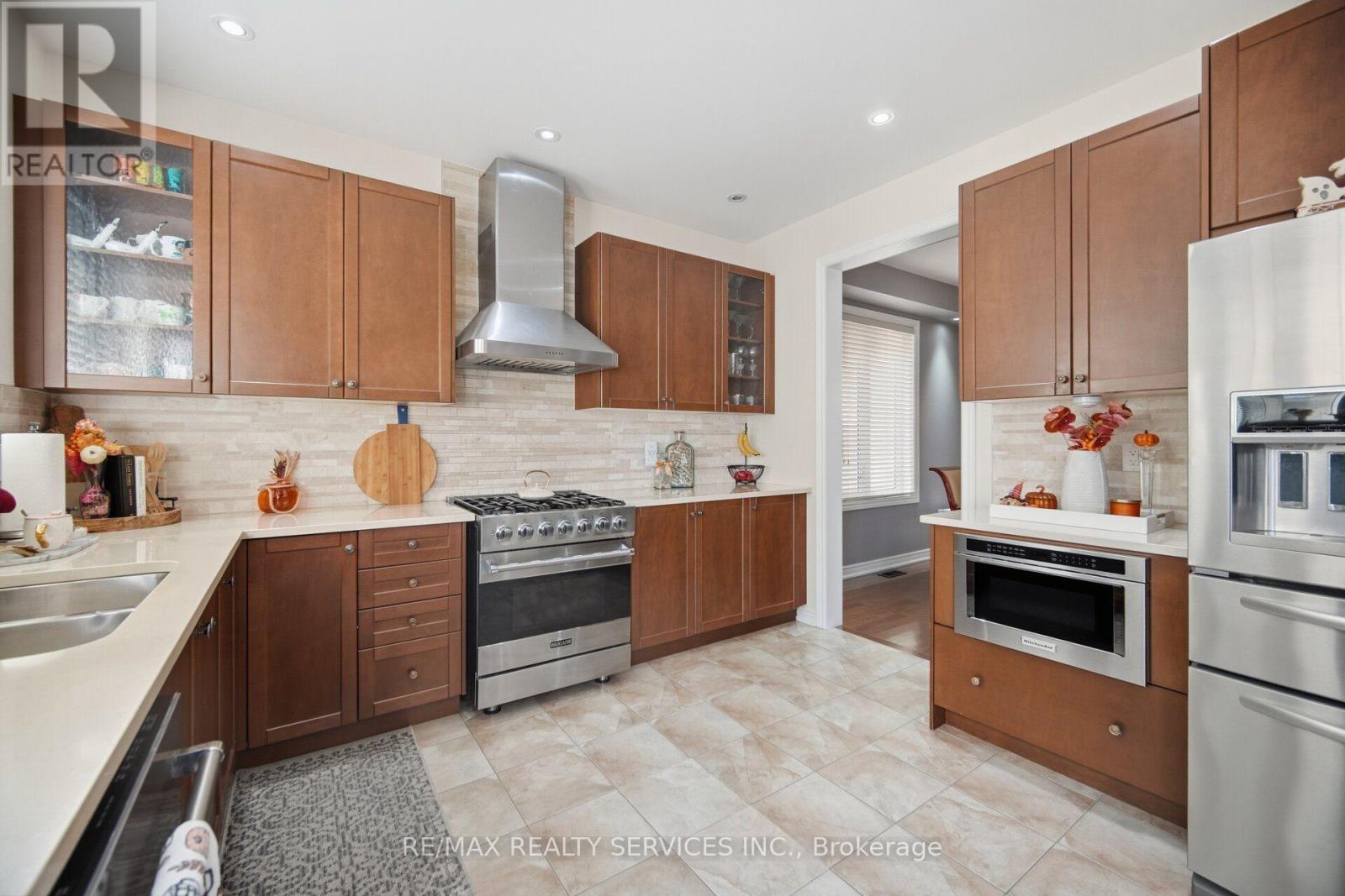 54 Wishing Well Crescent, Caledon, Ontario  L7C 3R2 - Photo 2 - W13884290