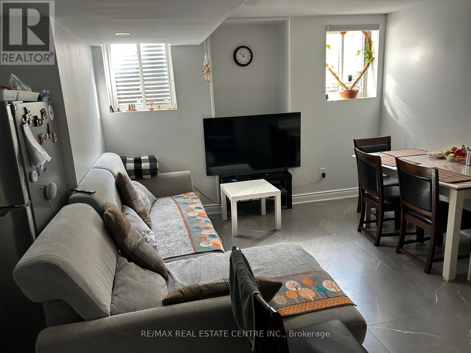 Bsmt - 23 Gamson Crescent, Brampton, Ontario  L6R 0V7 - Photo 8 - W13884324