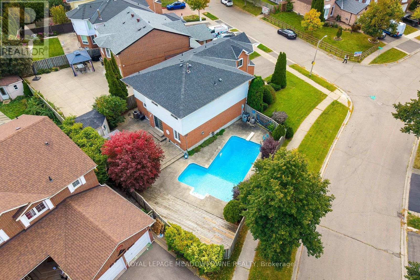 38 Mckillop Court, Brampton, Ontario  L6Y 3J2 - Photo 42 - W13884326