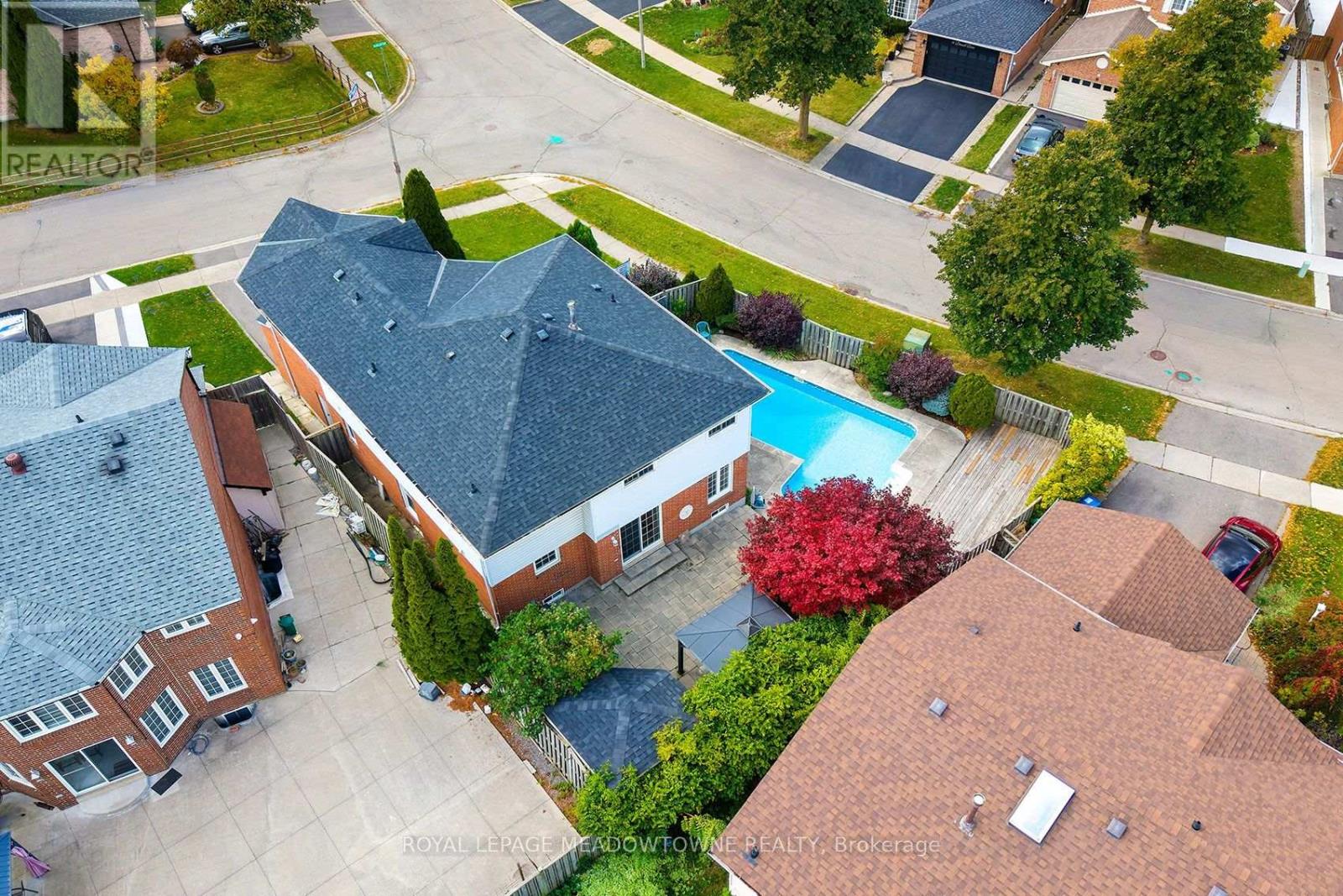38 Mckillop Court, Brampton, Ontario  L6Y 3J2 - Photo 44 - W13884326