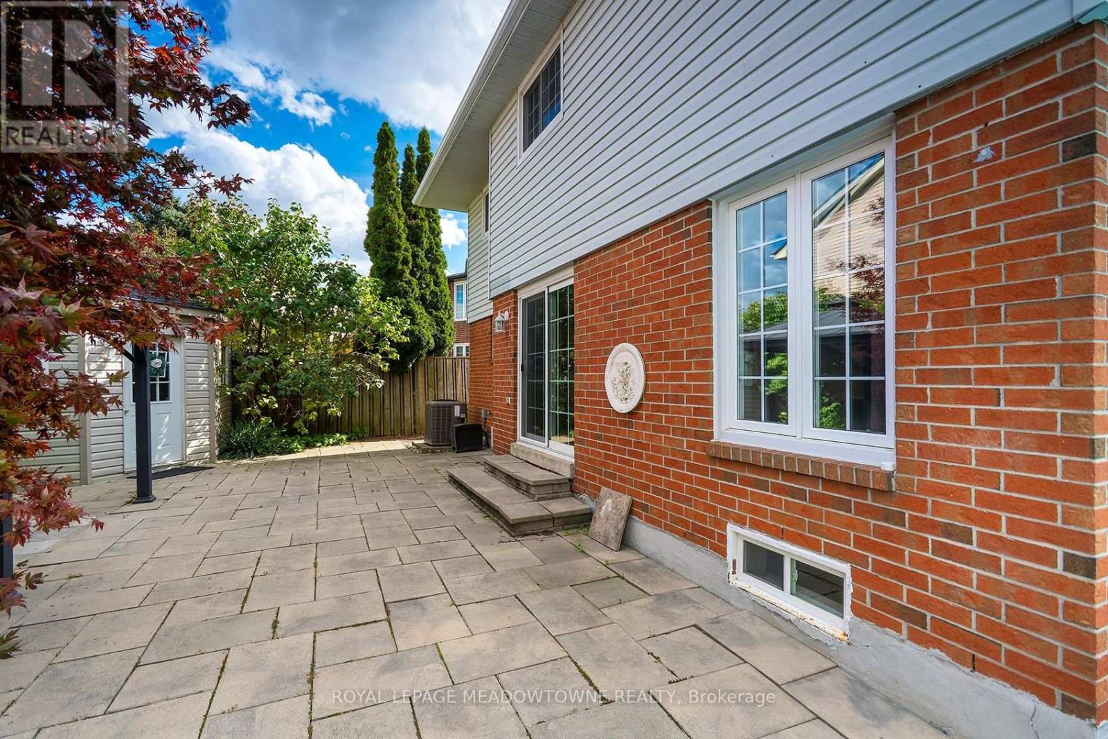38 Mckillop Court, Brampton, Ontario  L6Y 3J2 - Photo 45 - W13884326