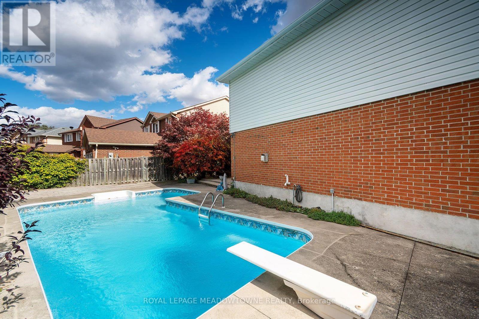 38 Mckillop Court, Brampton, Ontario  L6Y 3J2 - Photo 48 - W13884326