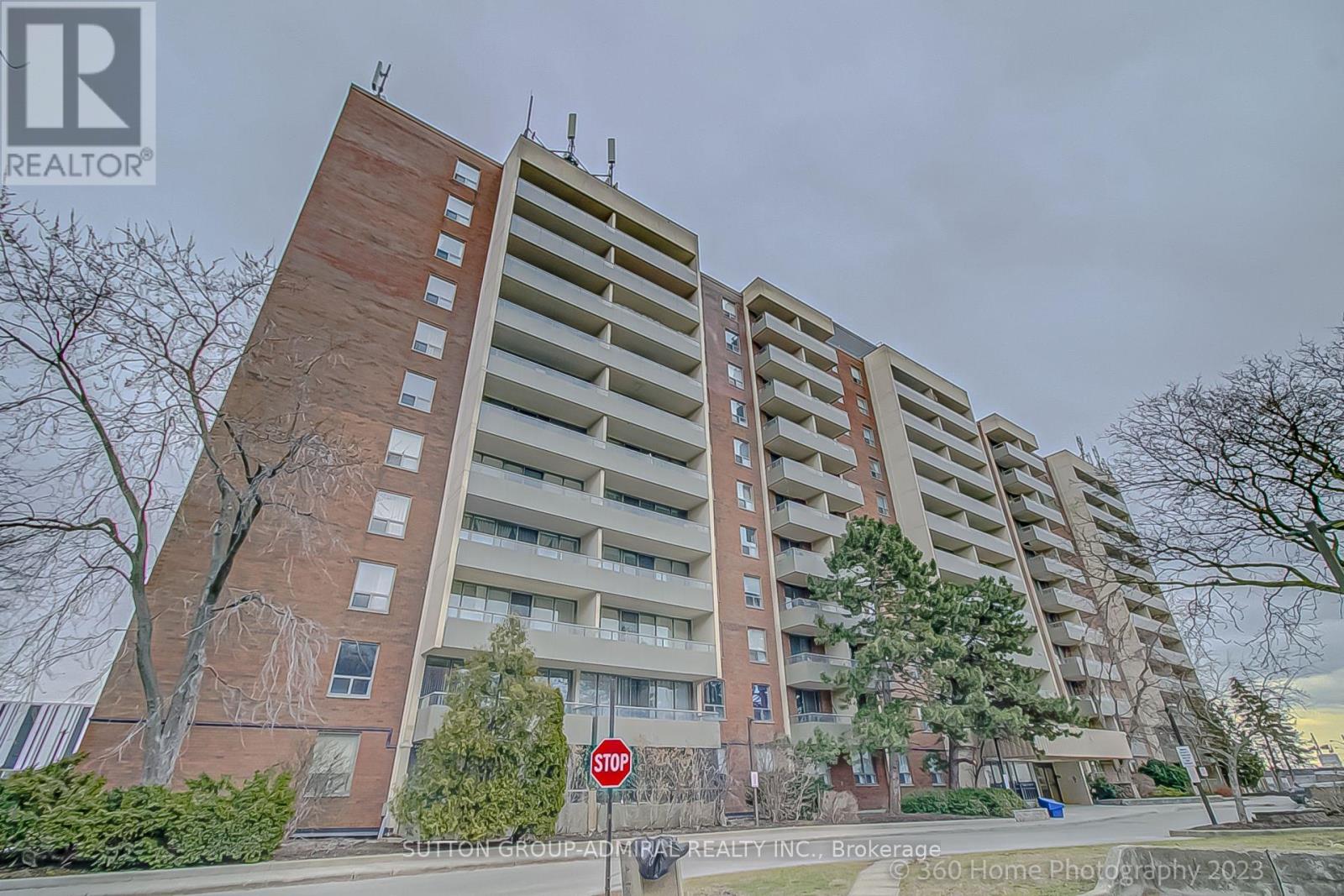106 - 1 FOUR WINDS DRIVE, Toronto, Ontario