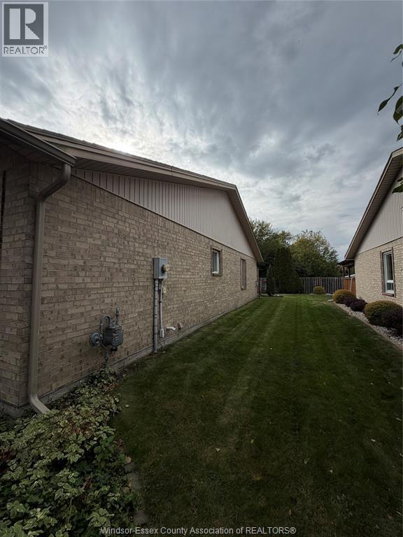 23 Malibu Dr, Leamington, Ontario  N8H 5G4 - Photo 2 - 26025007