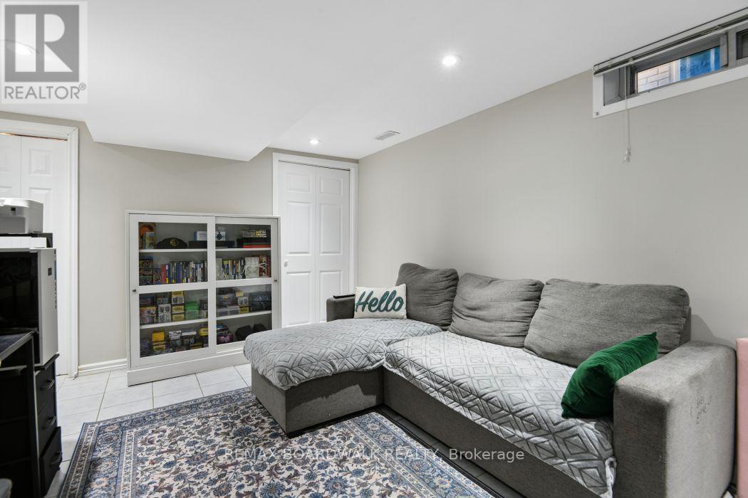 17 - 2296 Orient Park Drive, Ottawa, Ontario  K1B 4N6 - Photo 29 - X13884418