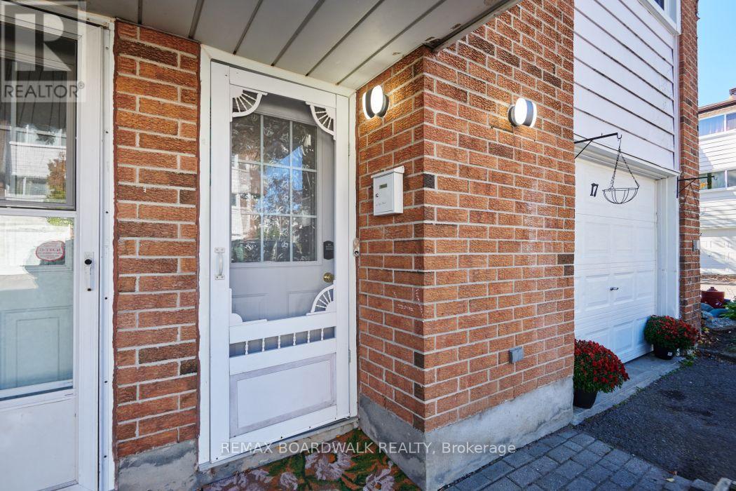 17 - 2296 Orient Park Drive, Ottawa, Ontario  K1B 4N6 - Photo 3 - X13884418