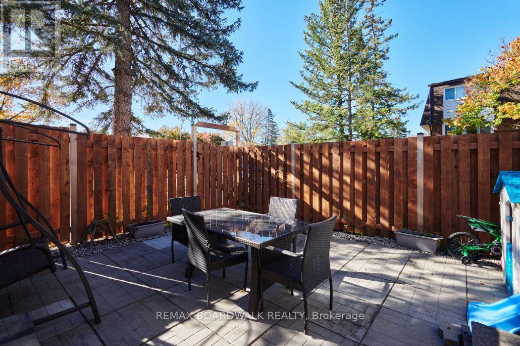 17 - 2296 Orient Park Drive, Ottawa, Ontario  K1B 4N6 - Photo 33 - X13884418