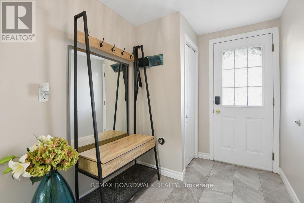 17 - 2296 Orient Park Drive, Ottawa, Ontario  K1B 4N6 - Photo 4 - X13884418