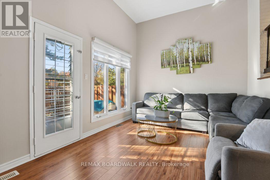 17 - 2296 Orient Park Drive, Ottawa, Ontario  K1B 4N6 - Photo 6 - X13884418