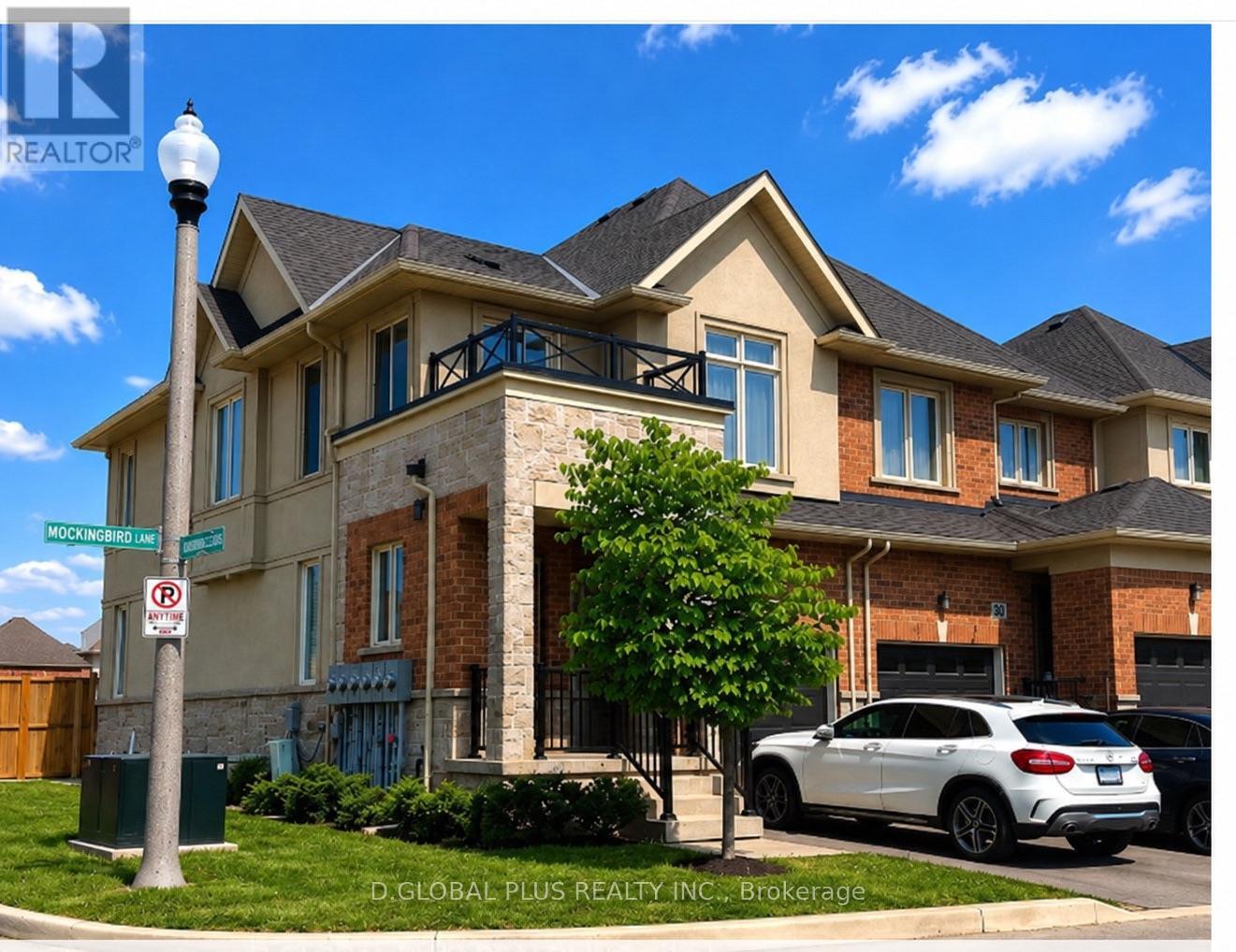 30 MOCKINGBIRD LANE, Hamilton, Ontario