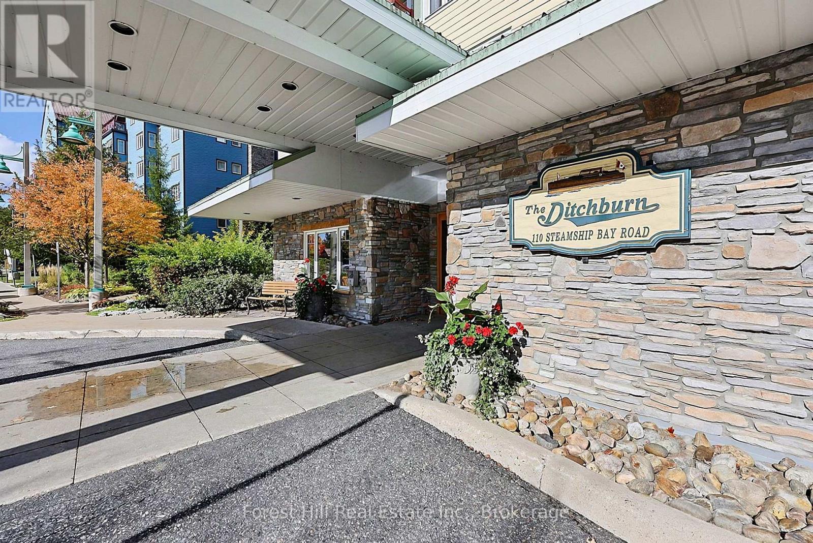 202 - 110 Steamship Bay Road N, Gravenhurst, Ontario  P1P 1Z9 - Photo 2 - X13884376