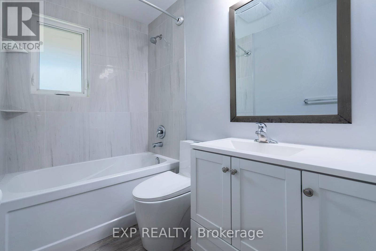 28 Alexander Avenue, Barrie, Ontario  L4M 2B4 - Photo 14 - S13884416
