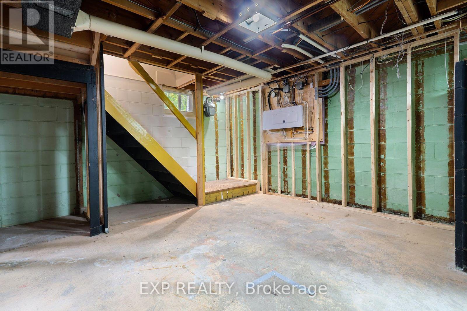 28 Alexander Avenue, Barrie, Ontario  L4M 2B4 - Photo 17 - S13884416
