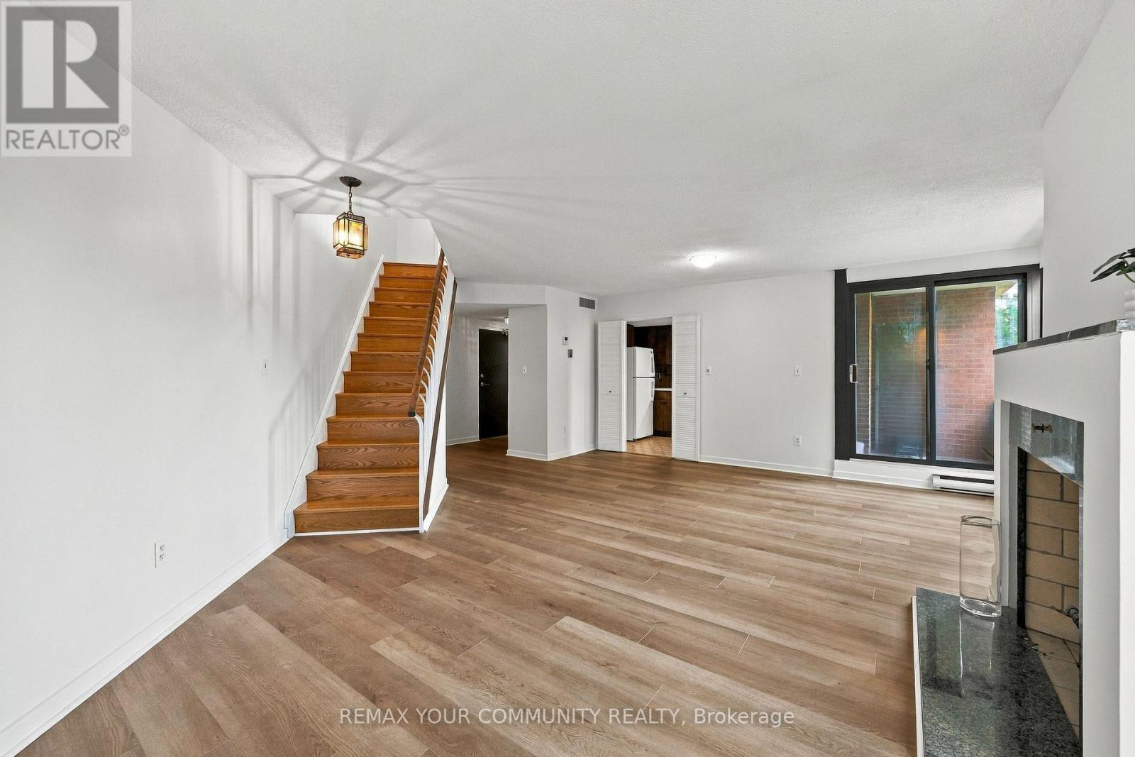 410 - 349 St Clair Avenue W, Toronto, Ontario  M5P 1N3 - Photo 9 - C13875472