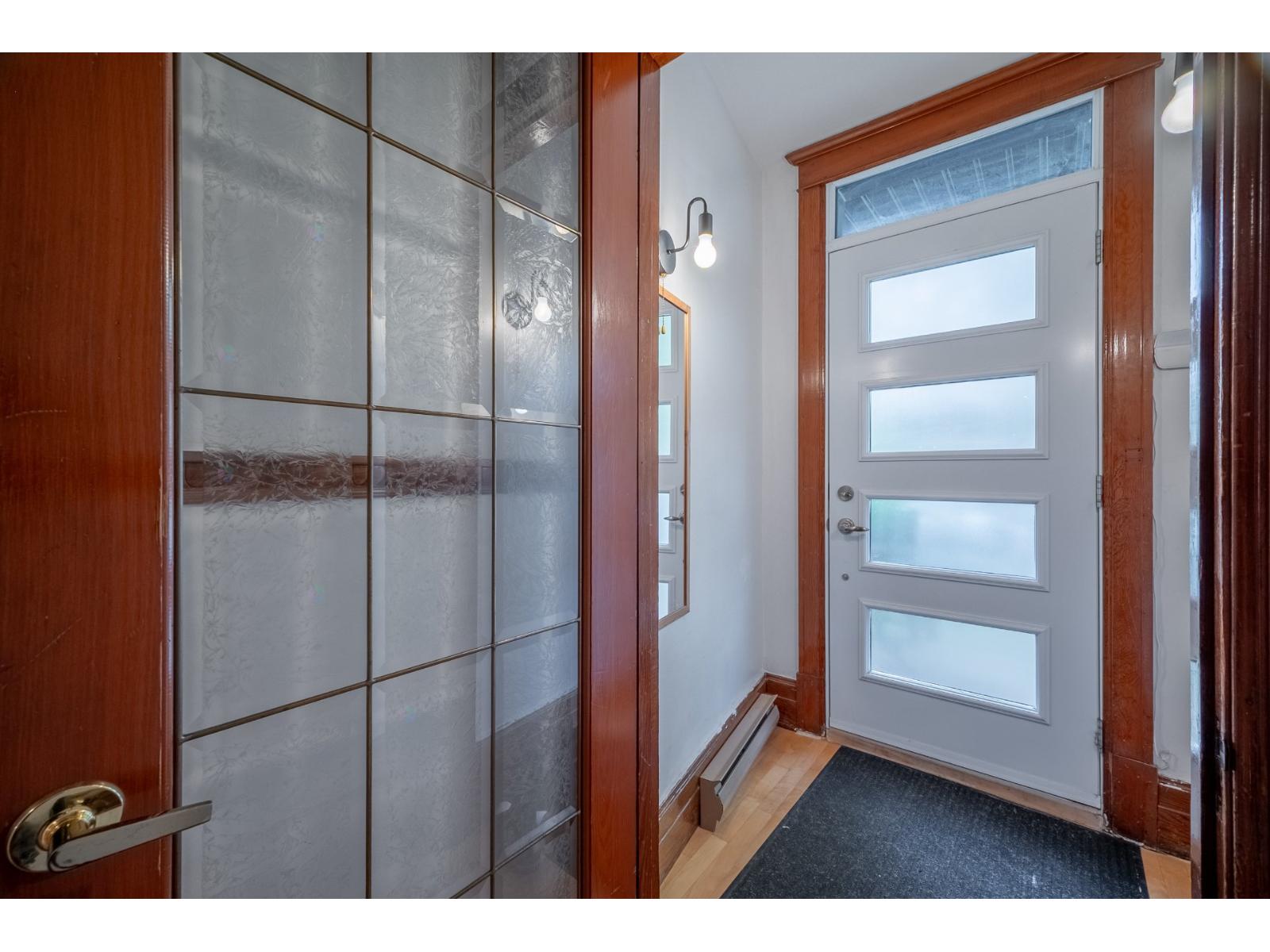 6261-6265 Rue Briand Montréal (Le Sud-Ouest) Quebec Canada H4E3K8 3