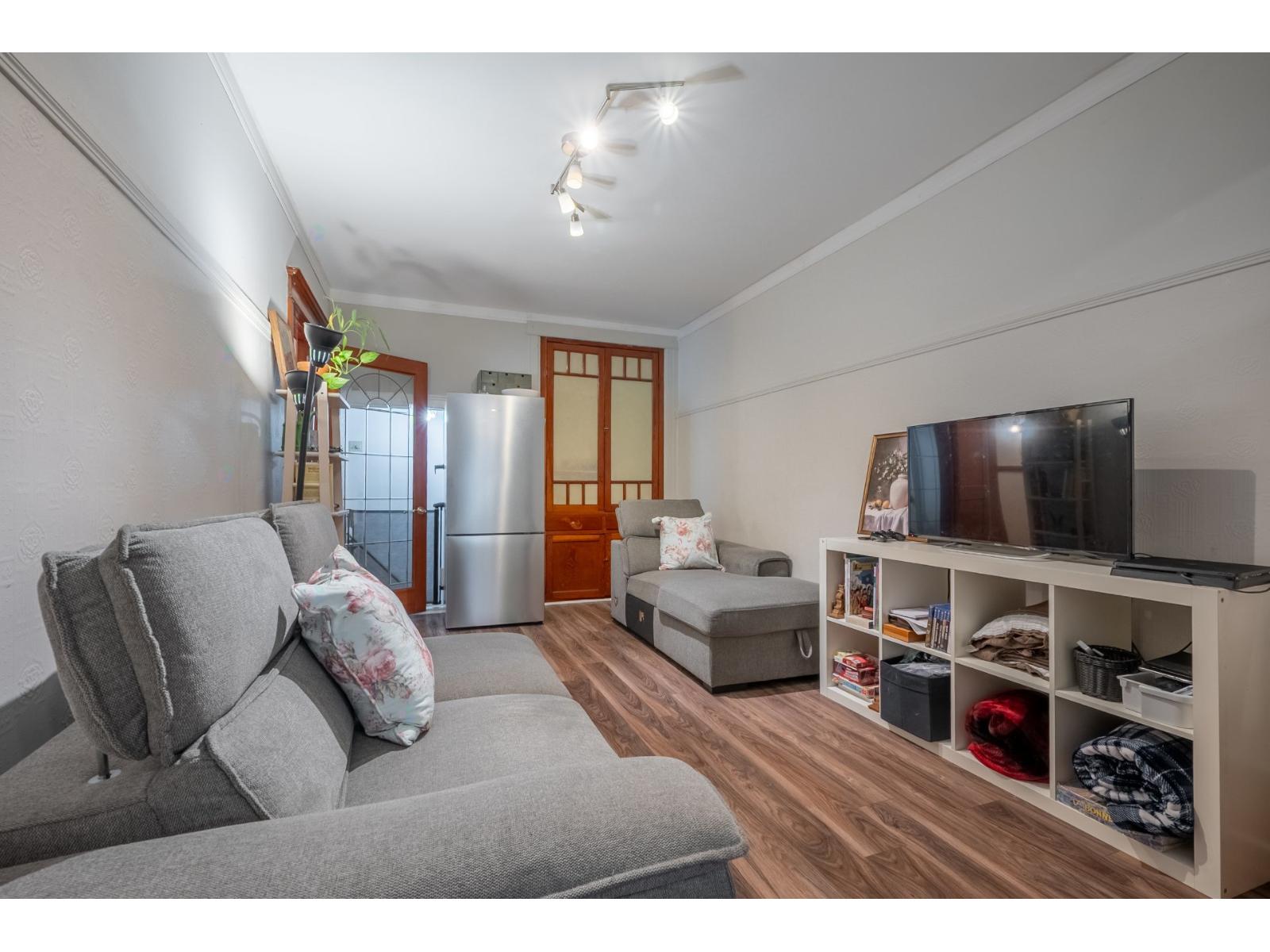 6261-6265 Rue Briand Montréal (Le Sud-Ouest) Quebec Canada H4E3K8 5