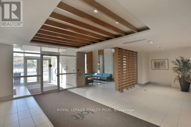 2231 - 165 Legion Road N, Toronto, Ontario  M8Y 0B3 - Photo 3 - W13884382