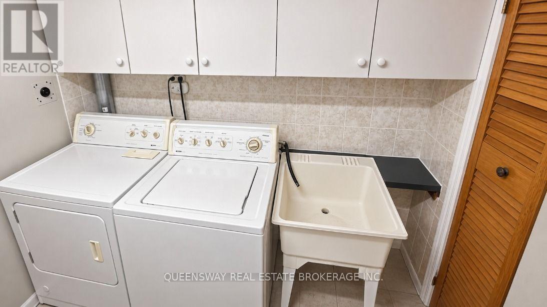 147 Bonham Boulevard, Mississauga, Ontario  L5M 1C9 - Photo 13 - W13884396